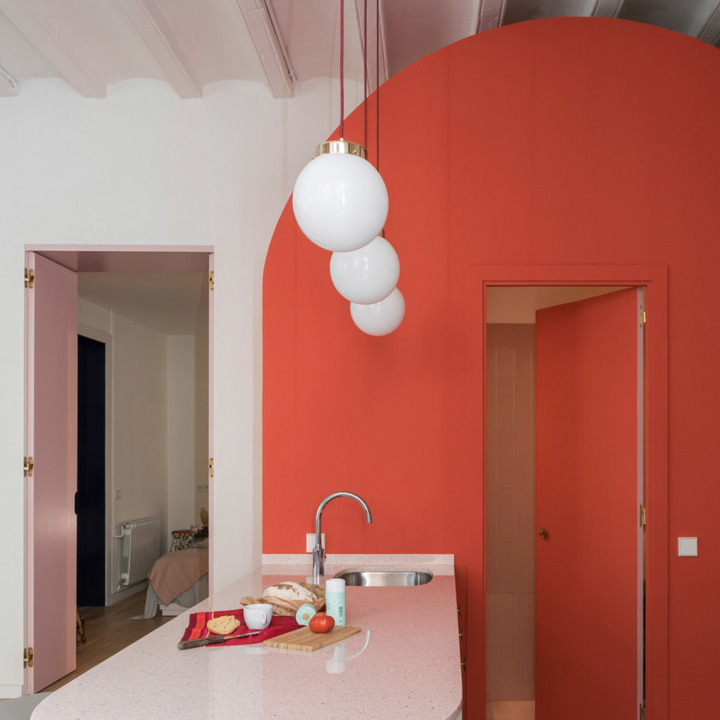 coral interiors pantone colour 2019 sq 1